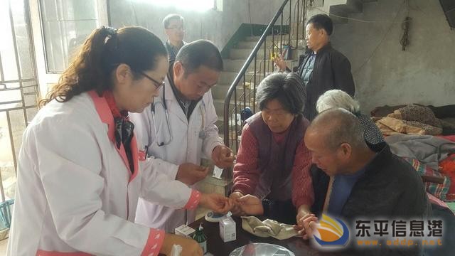 縣婦幼保健計生服務(wù)中心到接山徐坦村關(guān)愛老人健康免費義診活動