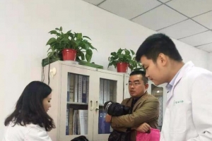 暖！今天東平19名聽障兒童及11名成人聽障患者免費適配助聽器！