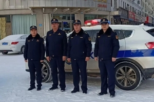東平縣綜合行政執(zhí)法局：天降瑞雪兆豐年 雪中奮戰(zhàn)保暢通