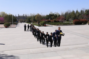 東平縣退役軍人事務(wù)局開展“清明祭英烈，紅色永傳承”主題黨日活動